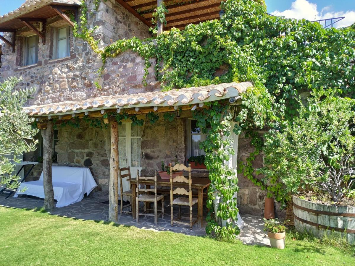 Domus Antiga Appartamenti San Giovanni Suèrgiu Buitenkant foto