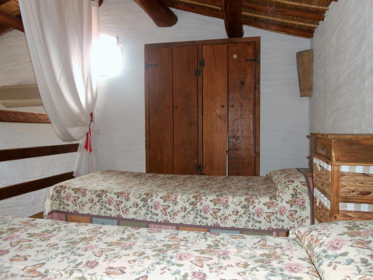 Domus Antiga Appartamenti San Giovanni Suèrgiu Buitenkant foto
