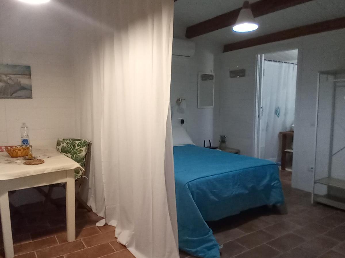 Domus Antiga Appartamenti San Giovanni Suèrgiu Buitenkant foto
