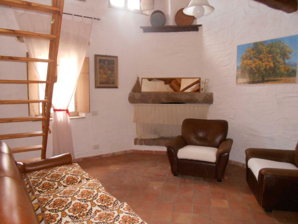 Domus Antiga Appartamenti San Giovanni Suèrgiu Buitenkant foto