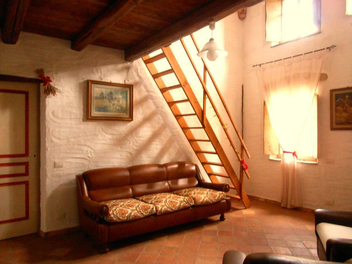 Domus Antiga Appartamenti San Giovanni Suèrgiu Buitenkant foto
