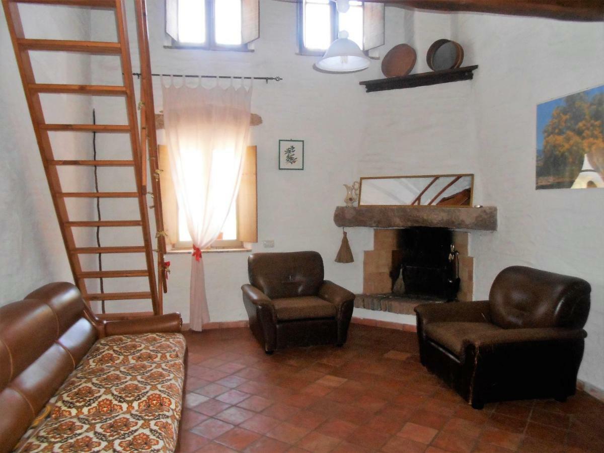 Domus Antiga Appartamenti San Giovanni Suèrgiu Buitenkant foto