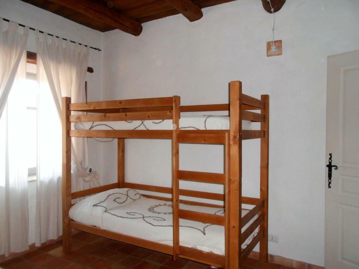 Domus Antiga Appartamenti San Giovanni Suèrgiu Buitenkant foto