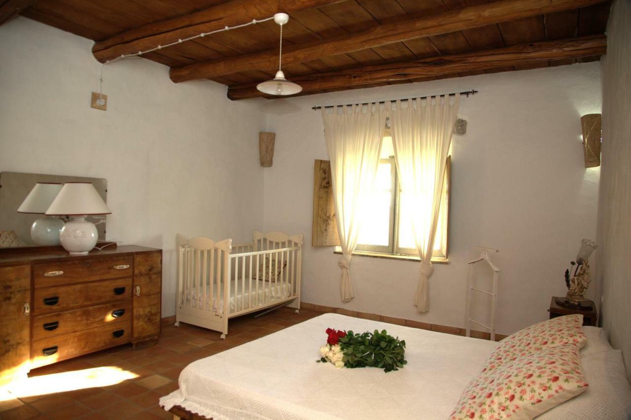Domus Antiga Appartamenti San Giovanni Suèrgiu Buitenkant foto