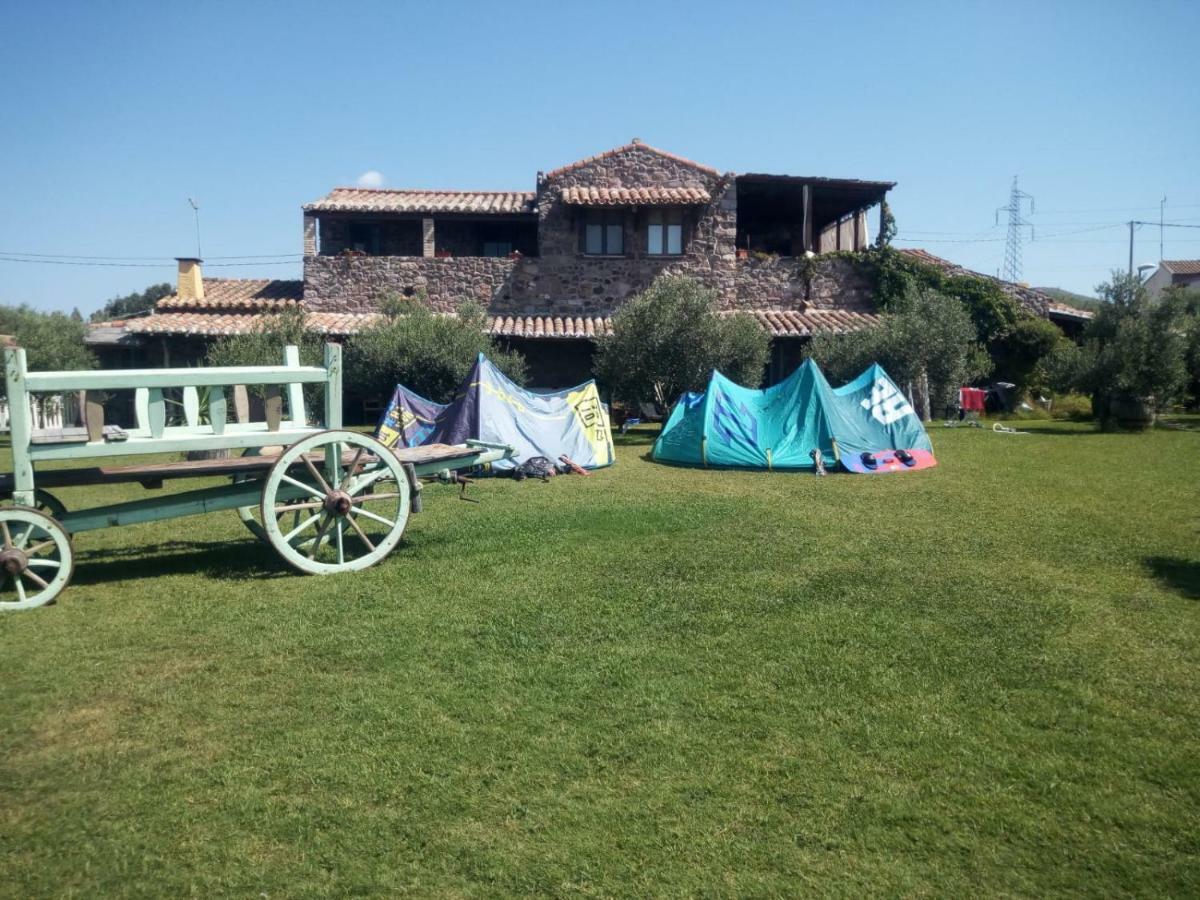Domus Antiga Appartamenti San Giovanni Suèrgiu Buitenkant foto